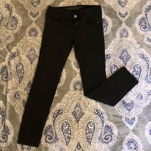 AEO Black SHORT Skinny Super Stretch Jeans